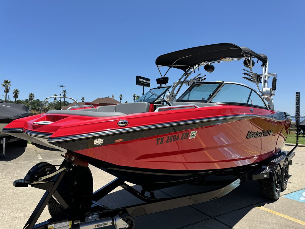 2019 MasterCraft XT22