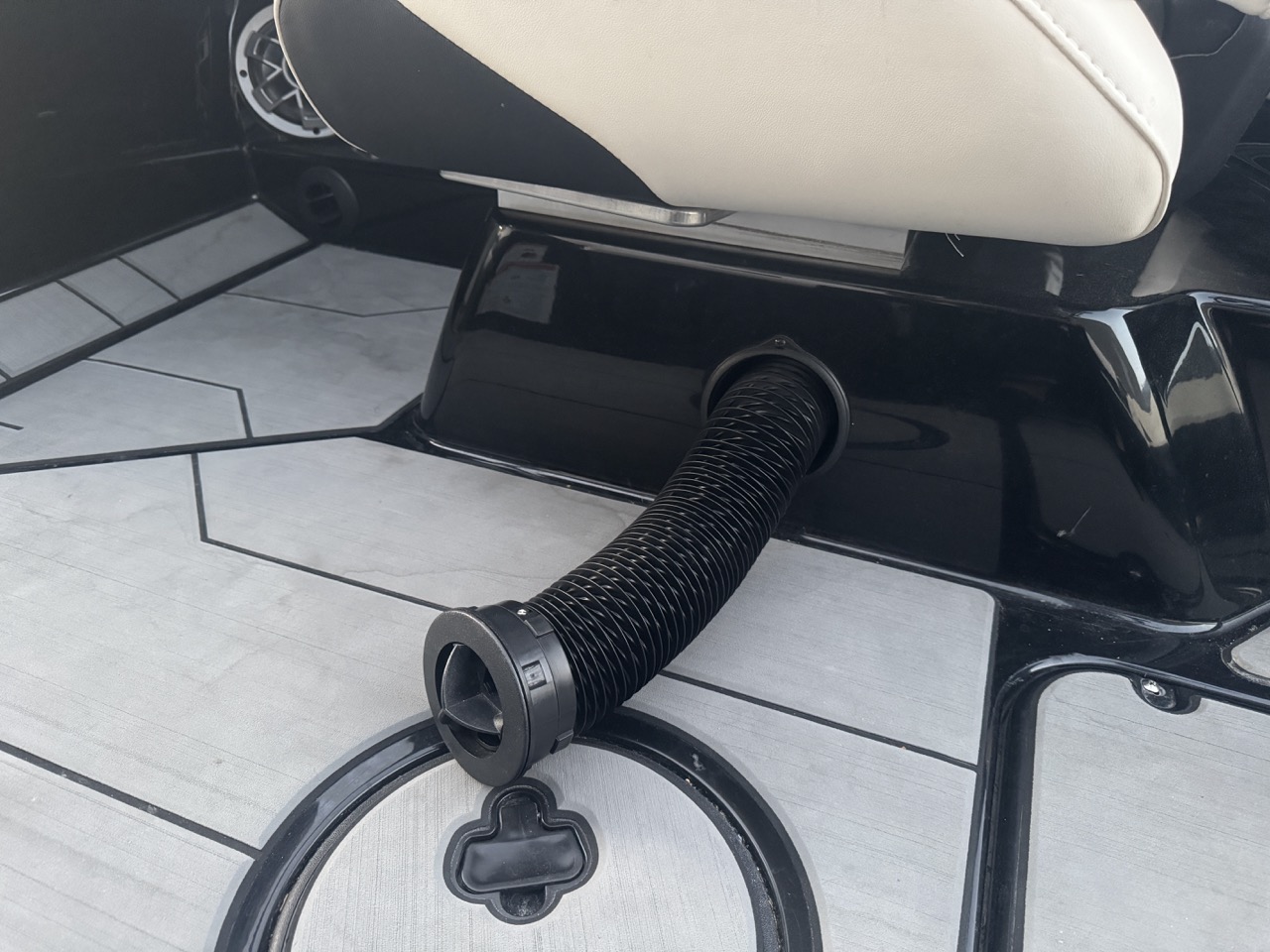 2019 Axis T23 Low Hours comes with all Gear
