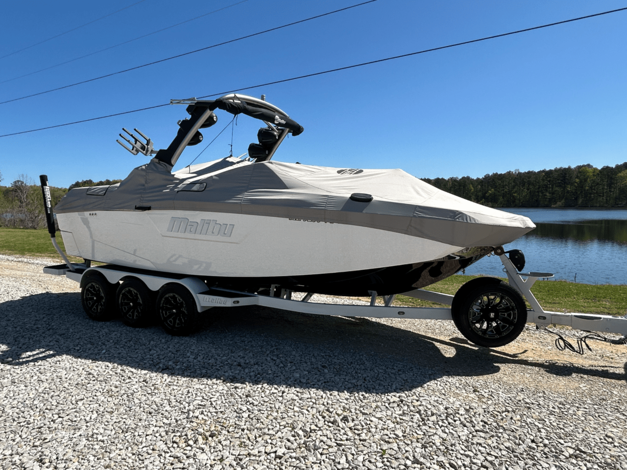 2023 MALIBU M240