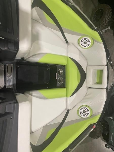 2014 CENTURION SV-244