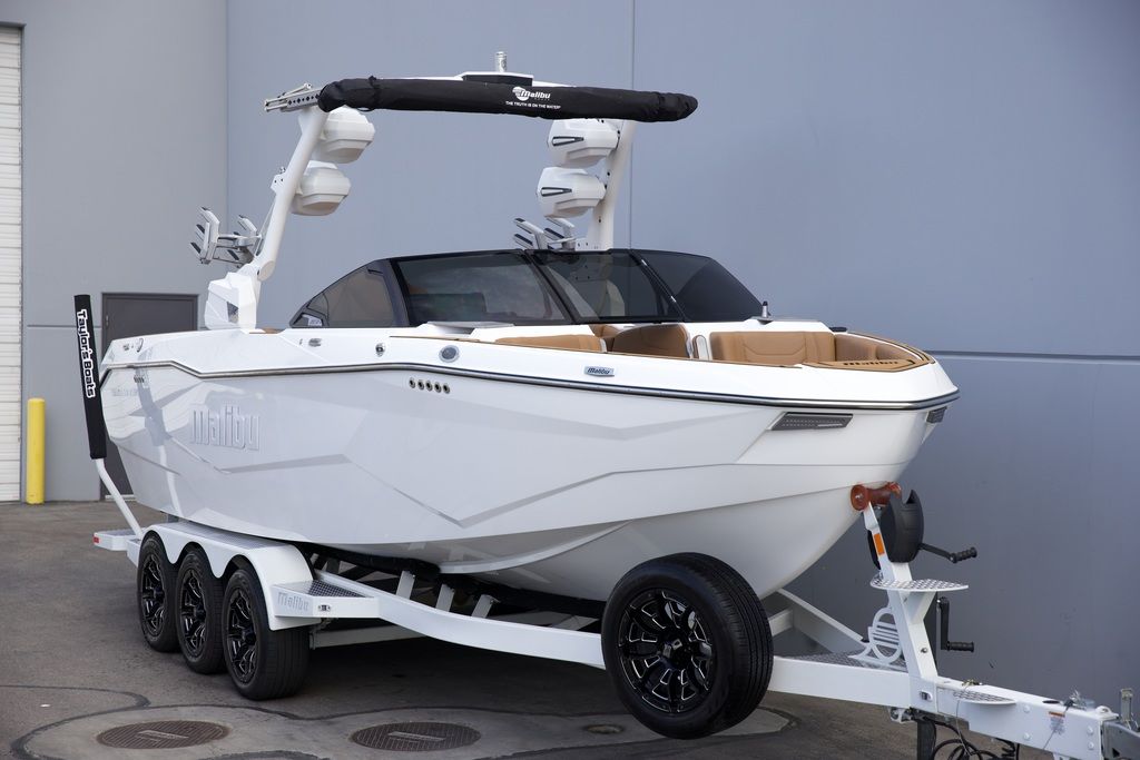 2025 Malibu Boats 25 LSV