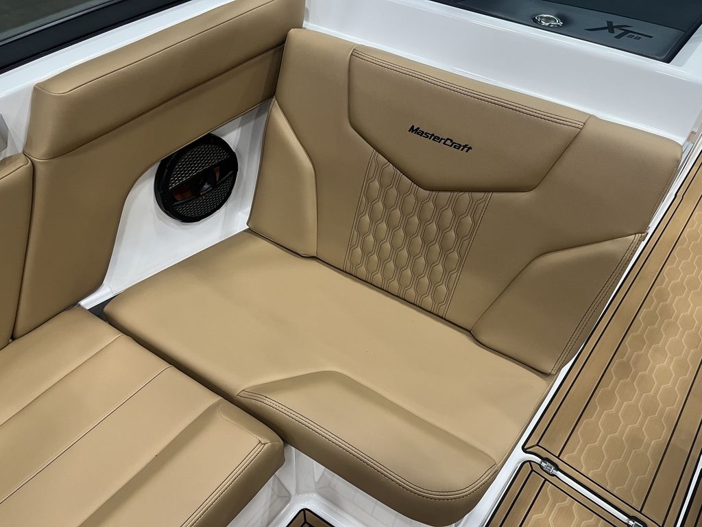2025 MasterCraft XT22