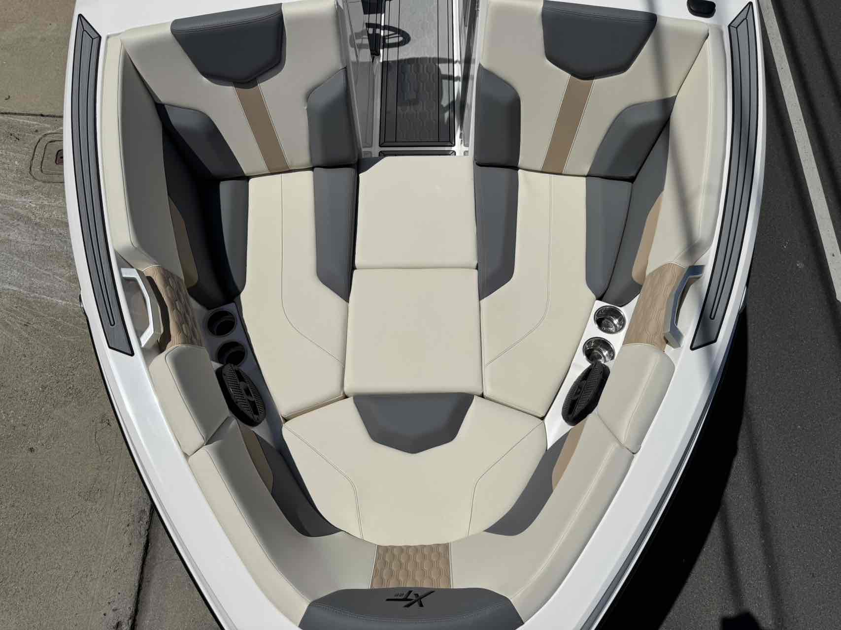 2024 MasterCraft XT25