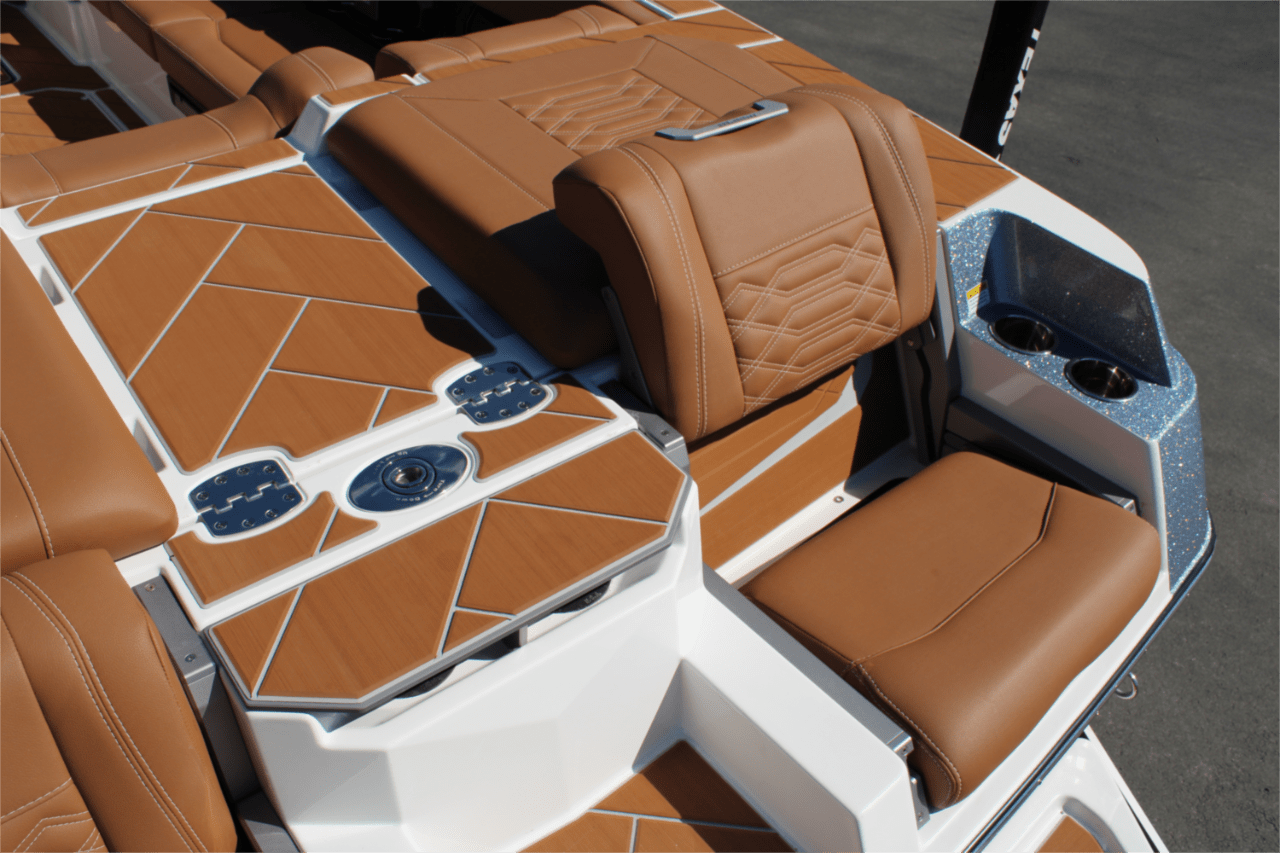 2025 Malibu 26 LSV