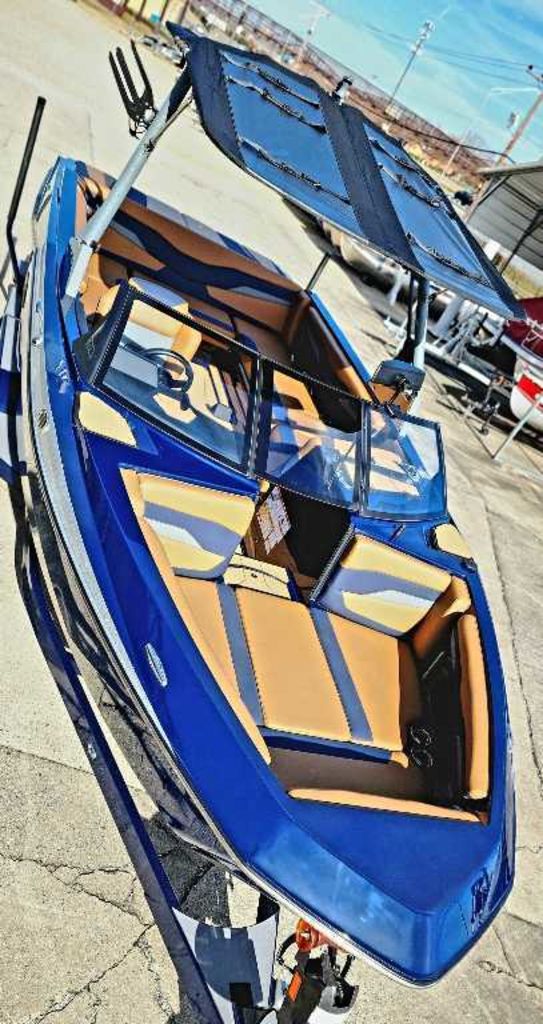 2024 Axis Wake Research Core Series T235