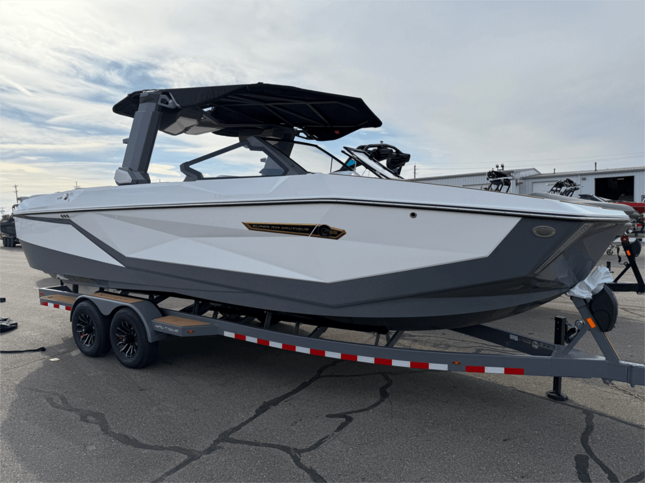 boat.Title