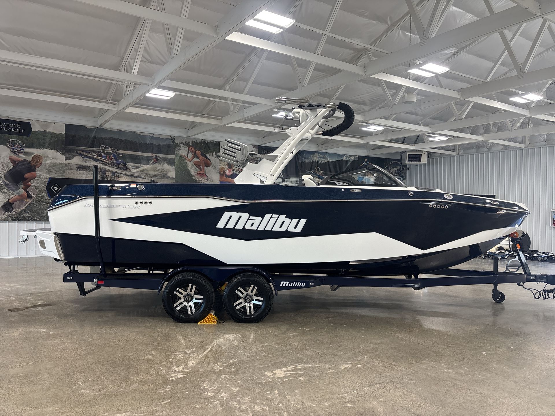 2025 Malibu 25LSV