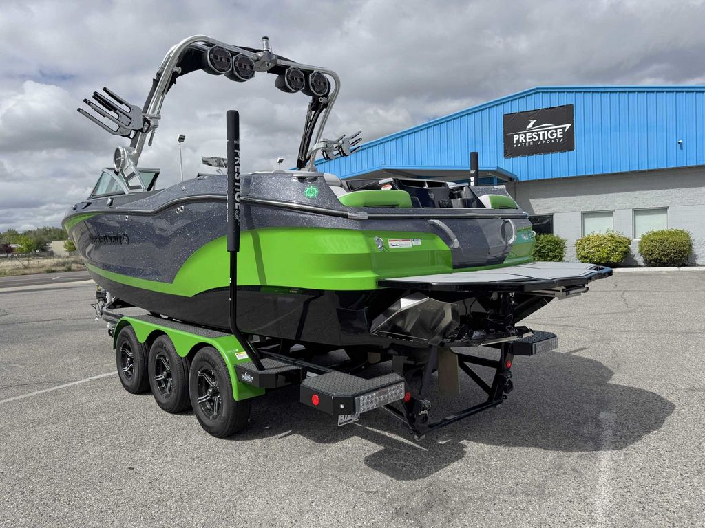 2021 MasterCraft X24