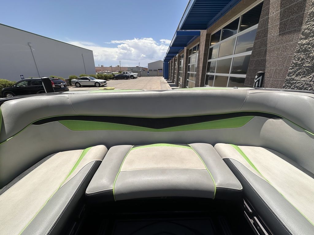 2016 centurion Ri237