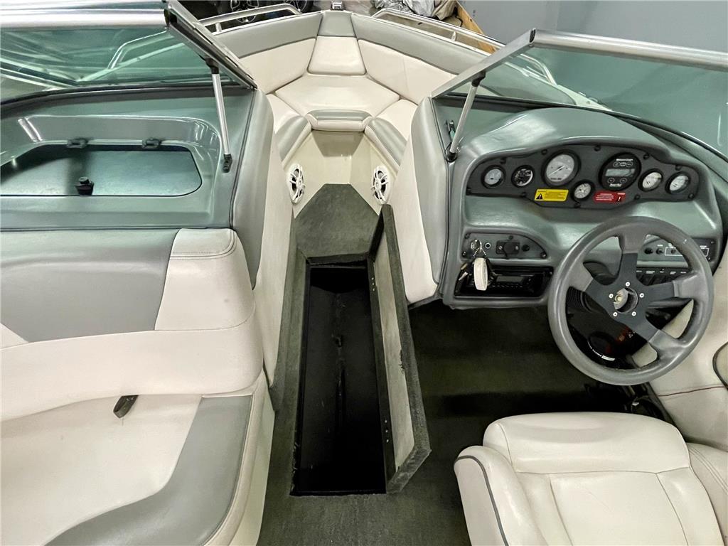 1995 MasterCraft Maristar 200 V
