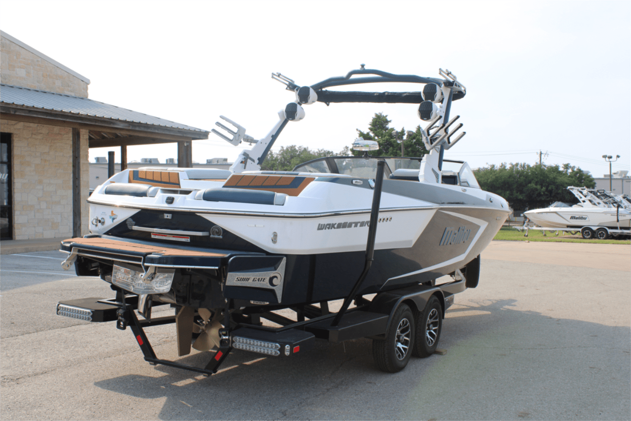 2023 Malibu 24 MXZ