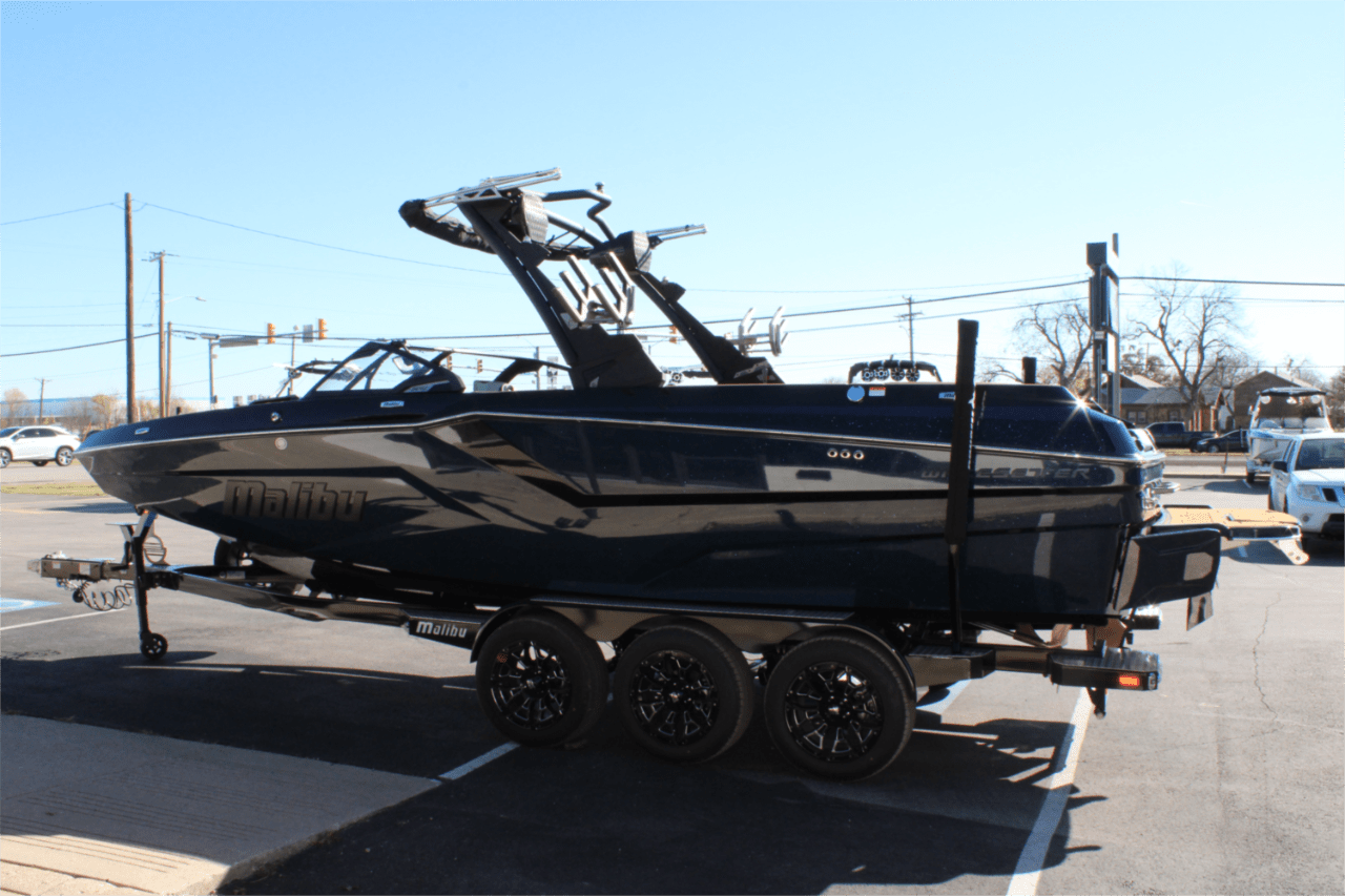 2025 Malibu 24 MXZ