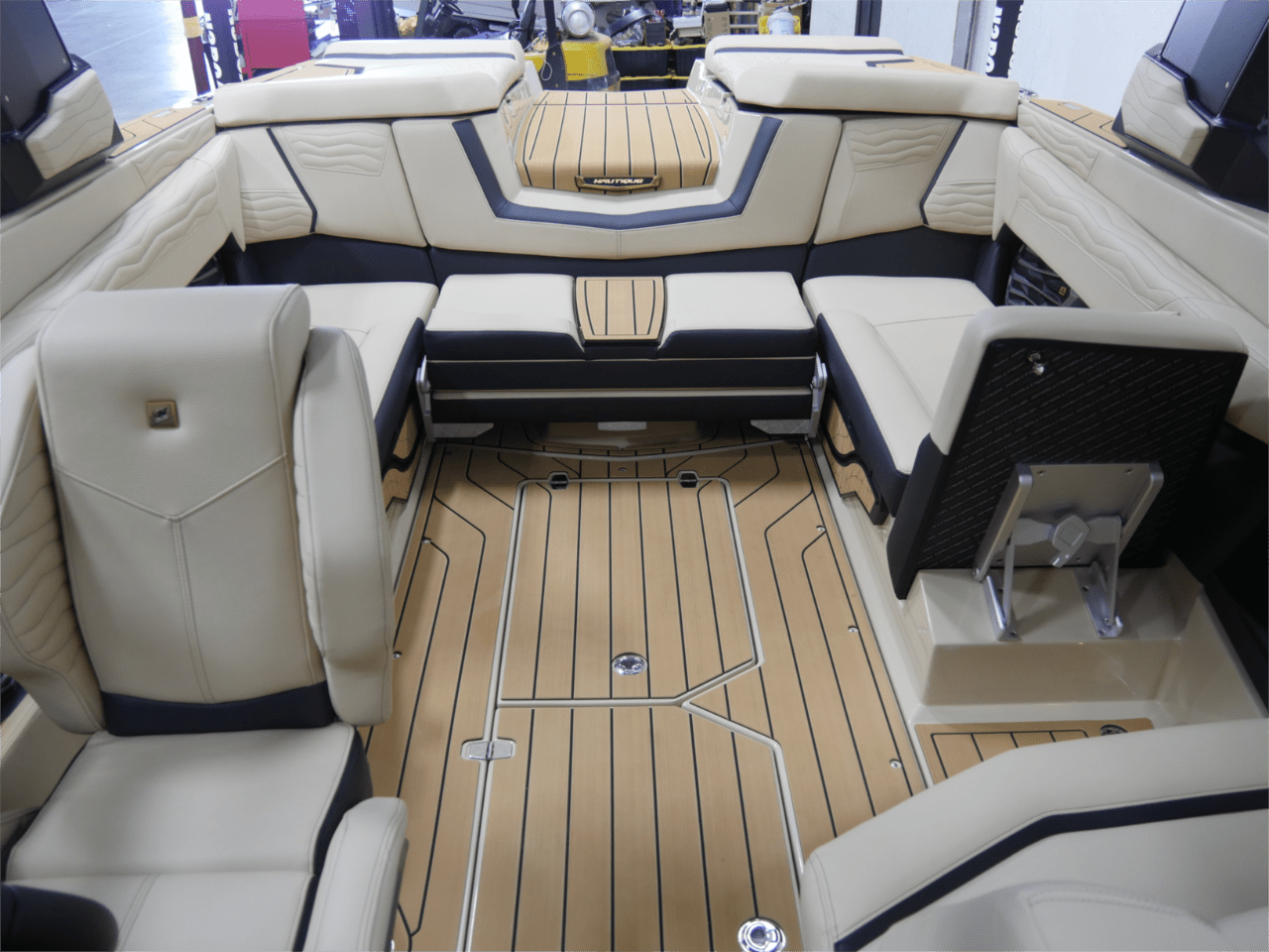 2025 Nautique G23 &#8211; Centennial Flake/Sahara
