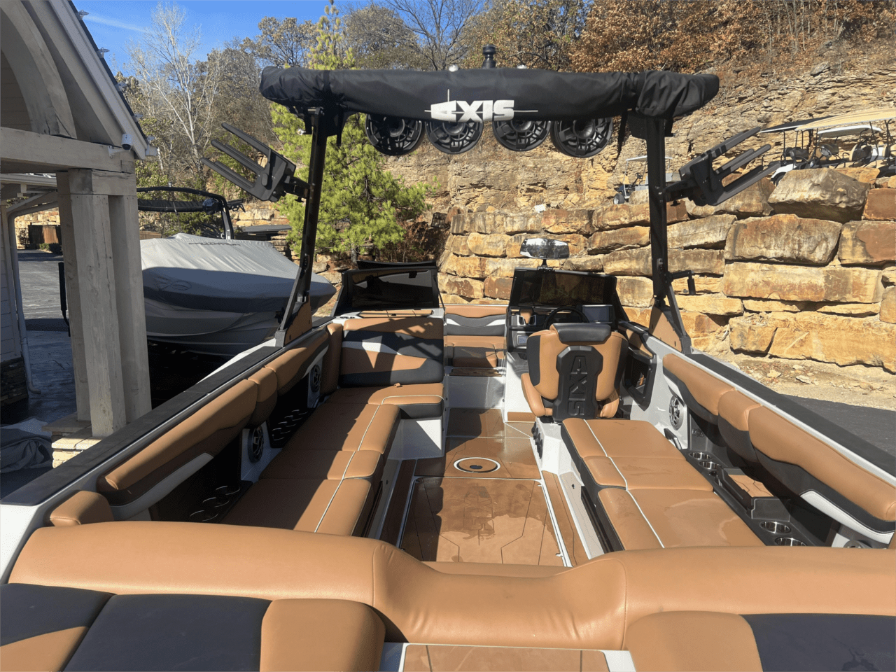 2023 Axis T250