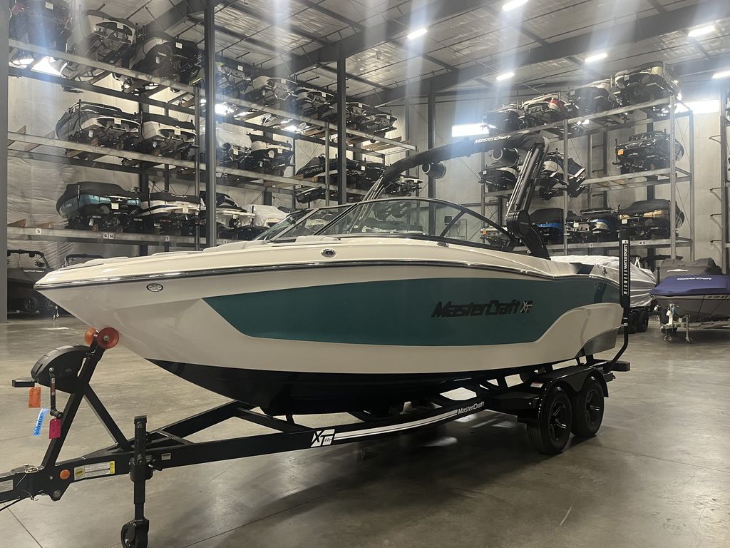 2025 MasterCraft XT22T