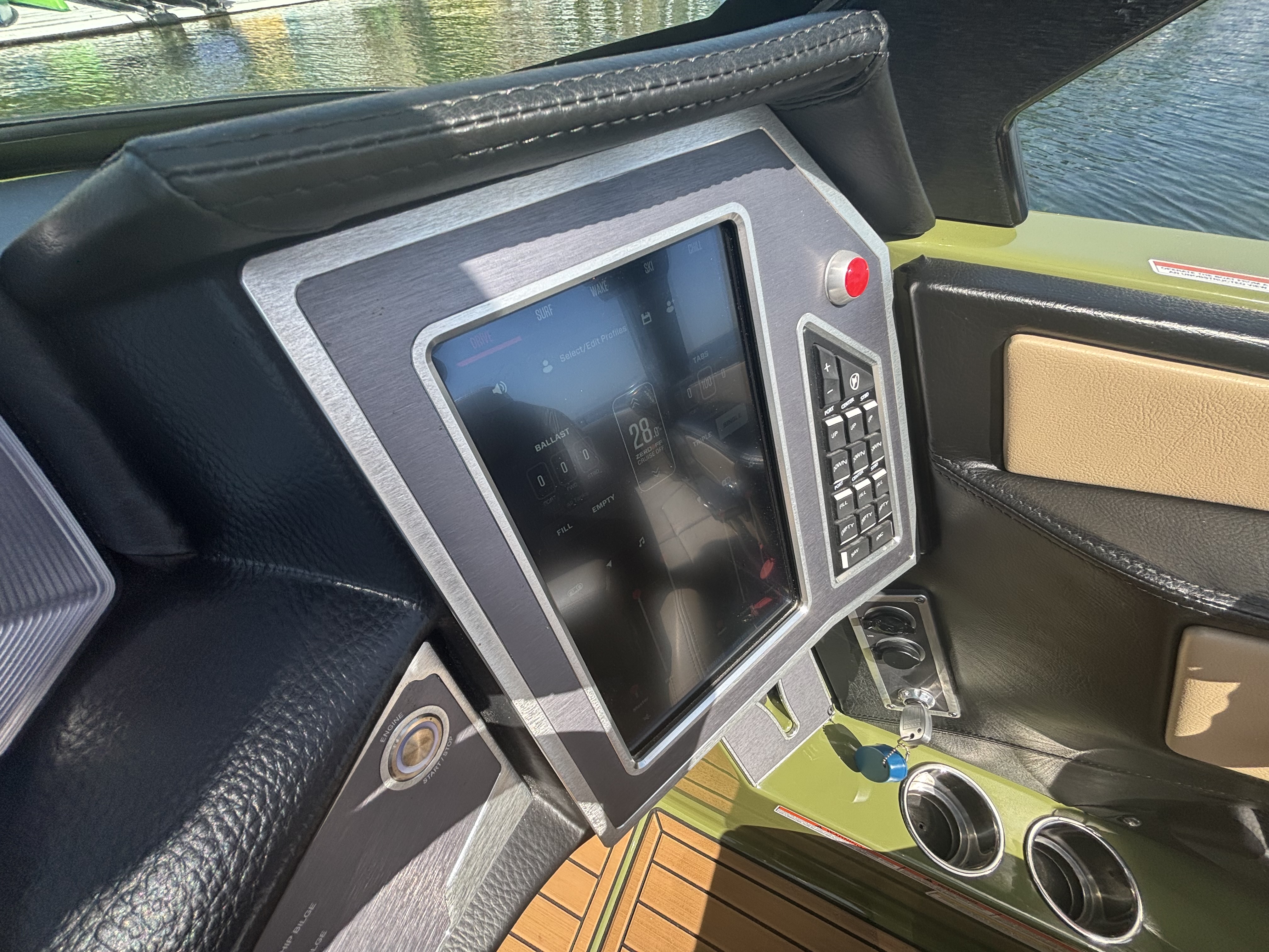 2022 MasterCraft XT22