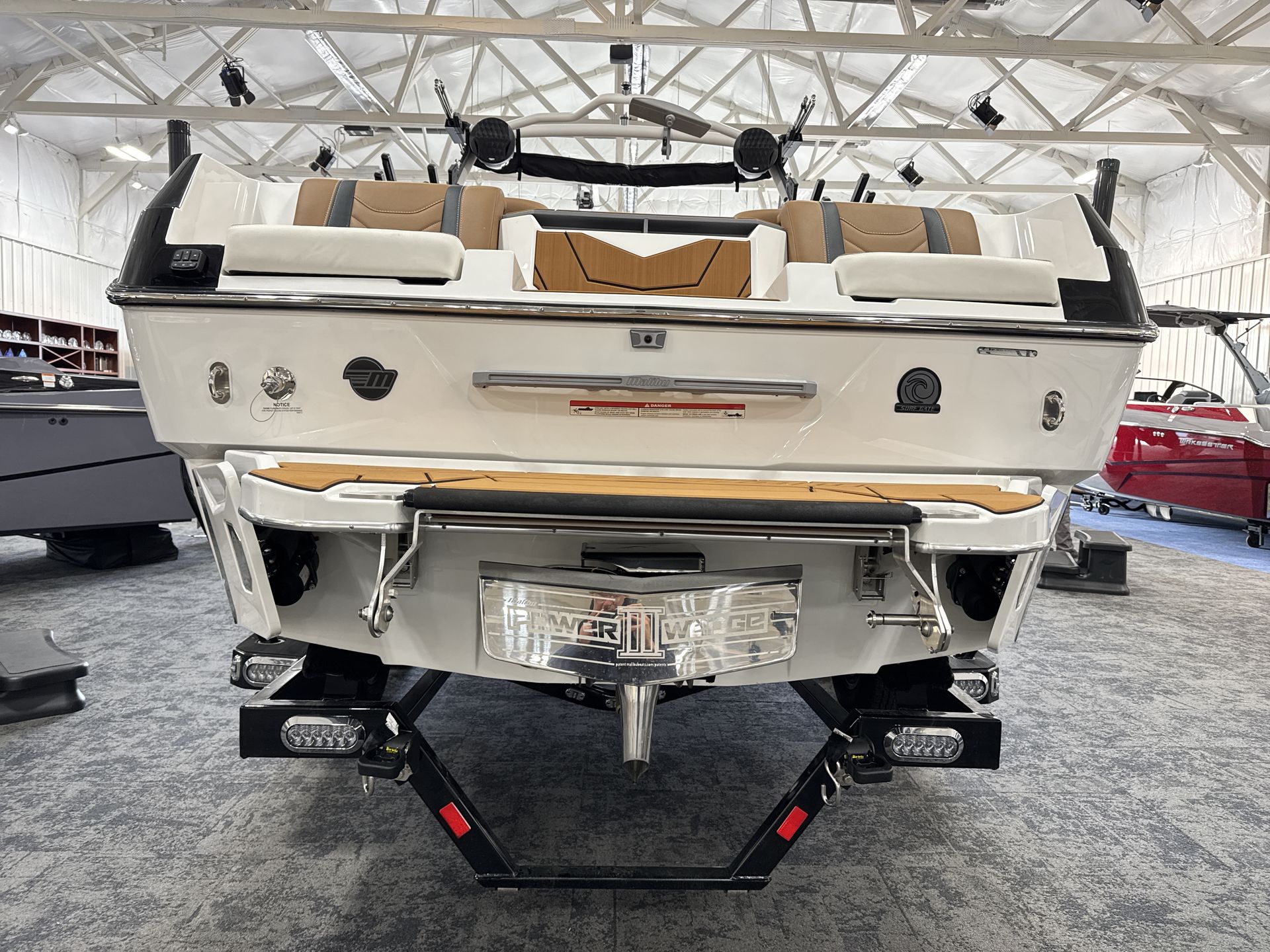 2025 Malibu 25 LSV