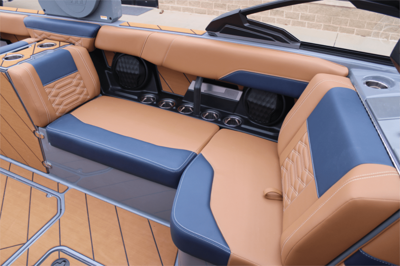 2025 Malibu 26 LSV