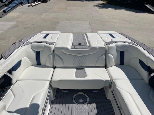 2022 Mastercraft XT22 ONLY 51 HRS!