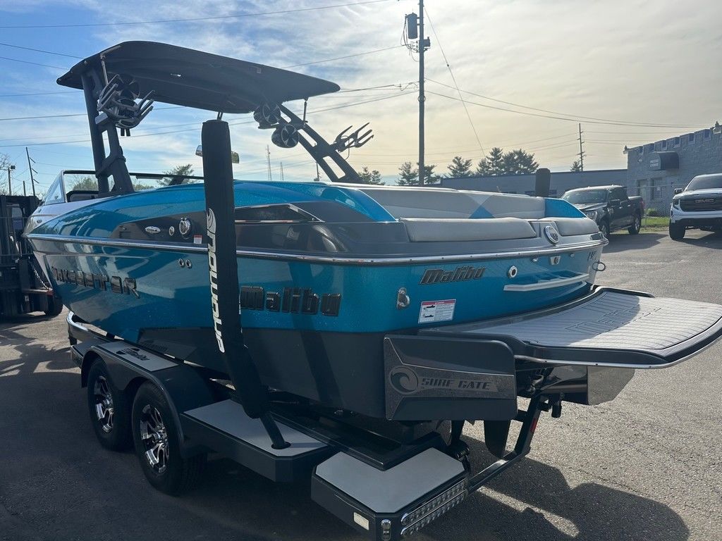 2016 Malibu Boats 23 LSV