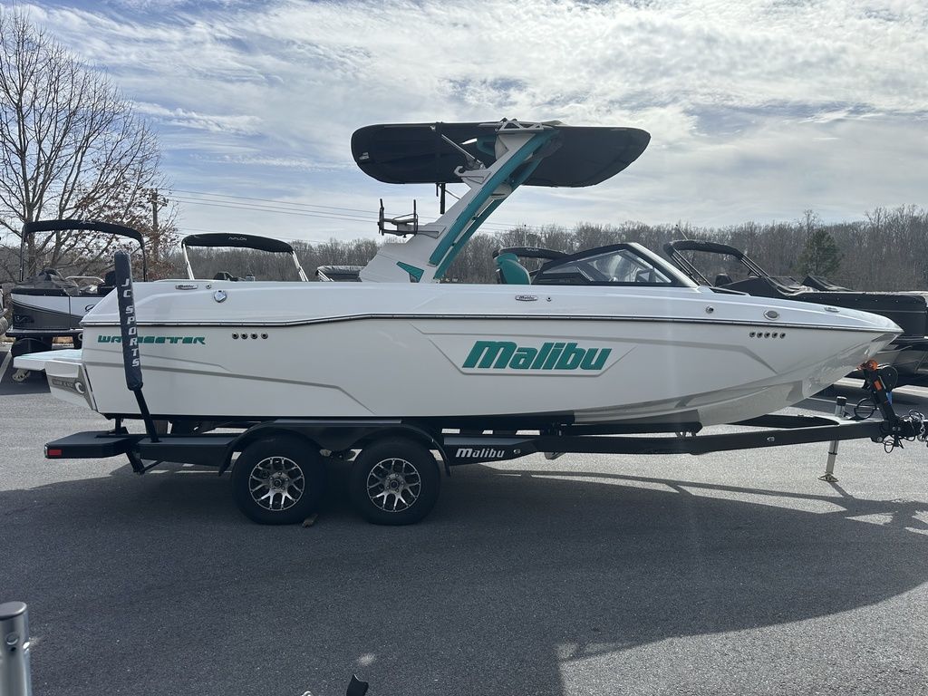 2023 Malibu Boats 23 LSV