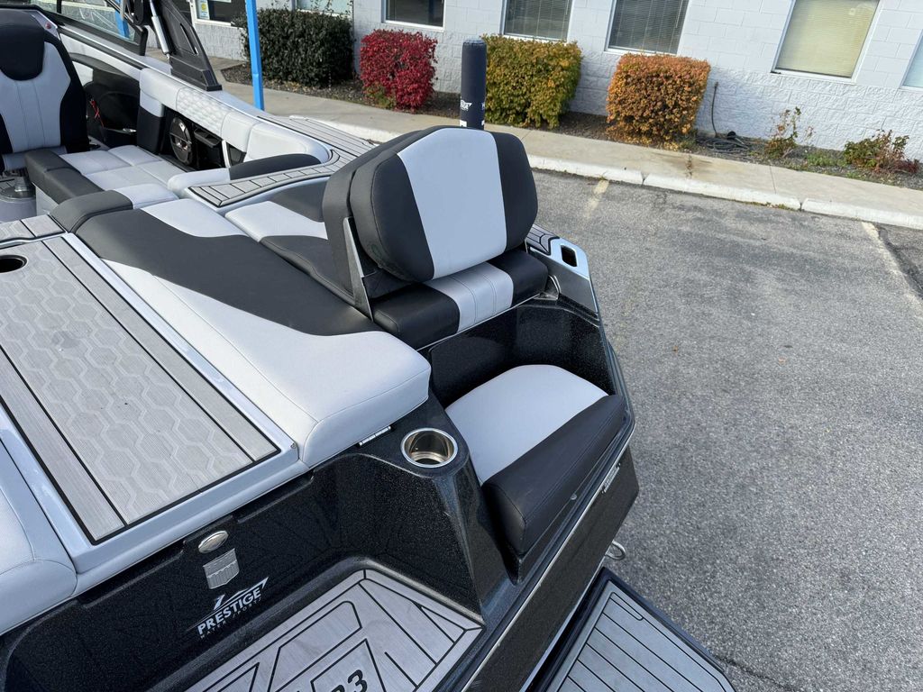 2022 MasterCraft XT23