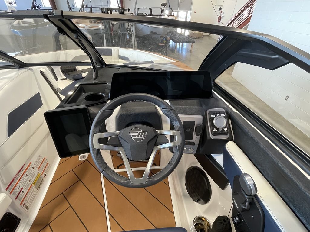 2025 Malibu Boats 23 LSV