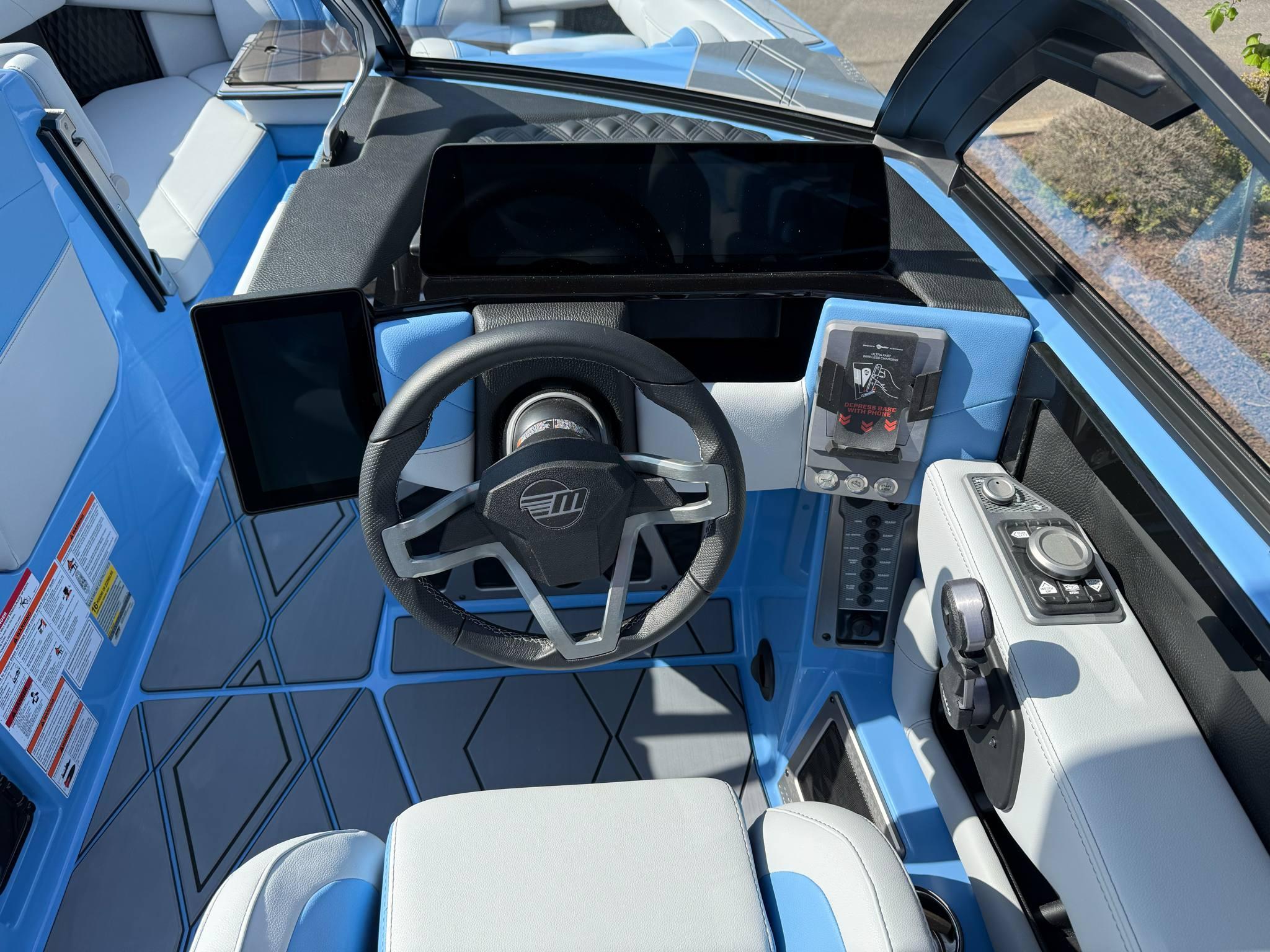 2025 Malibu M230