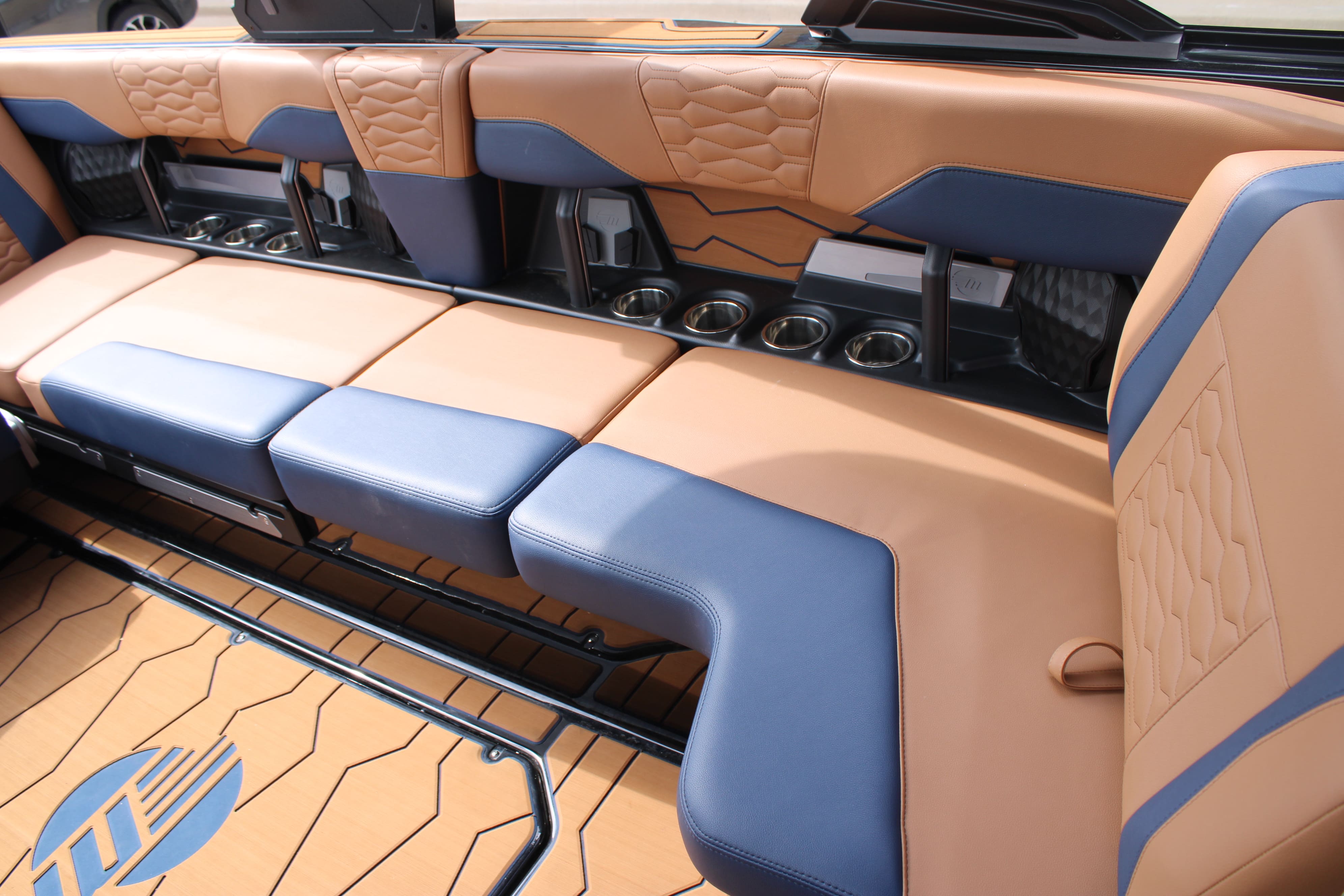 2025 Malibu 24 MXZ