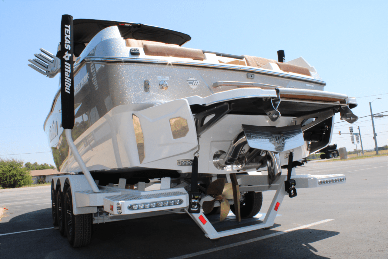 2025 Malibu 25 LSV