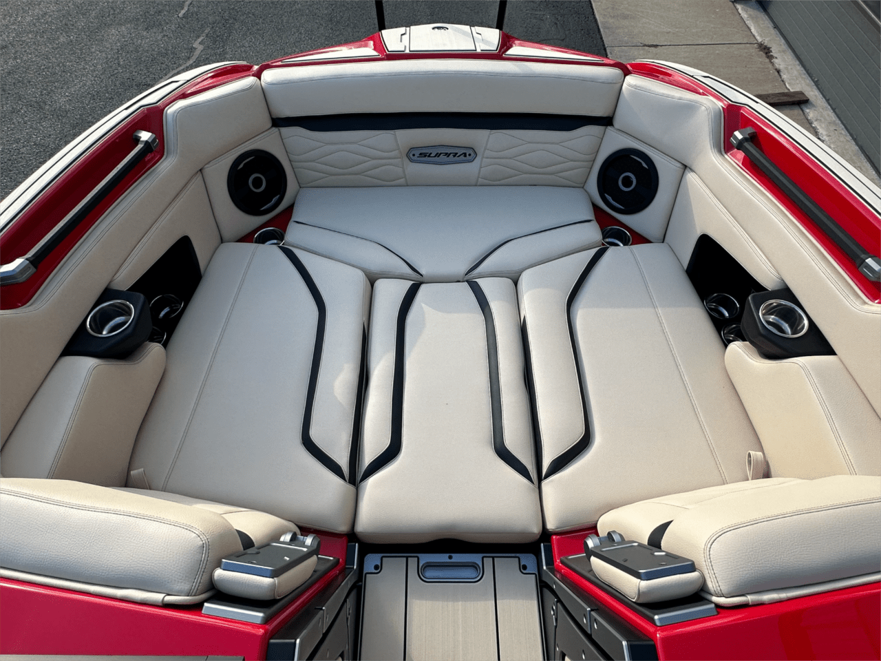 2025 Supra SE550