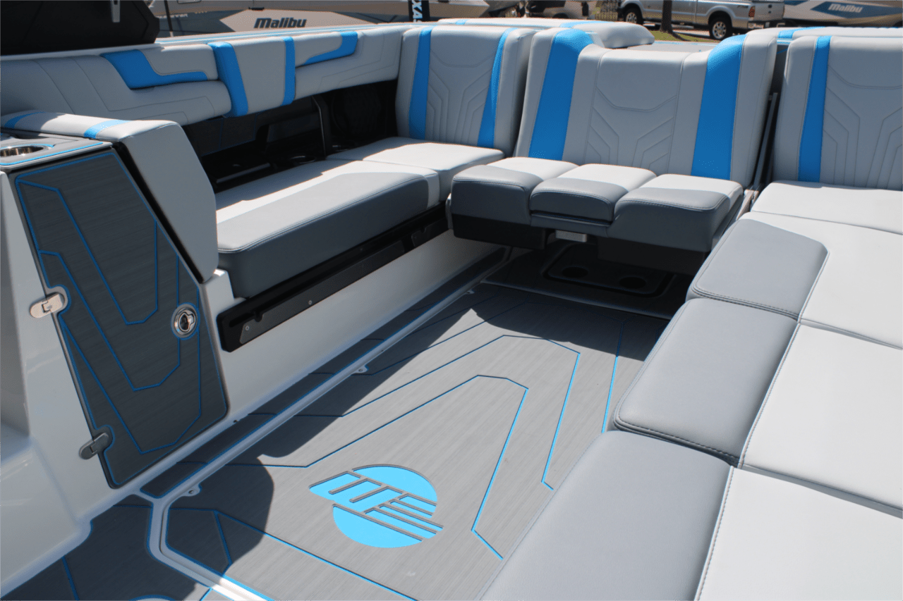 2025 Malibu 25 LSV