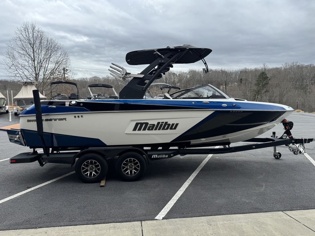 2018 Malibu Boats 23 LSV
