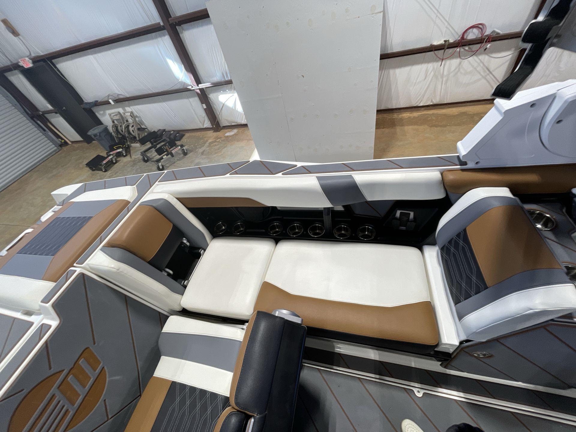 boat.Title