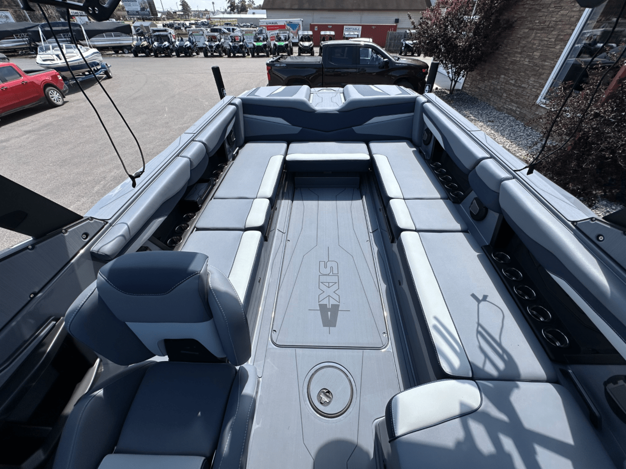 2025 Axis T250