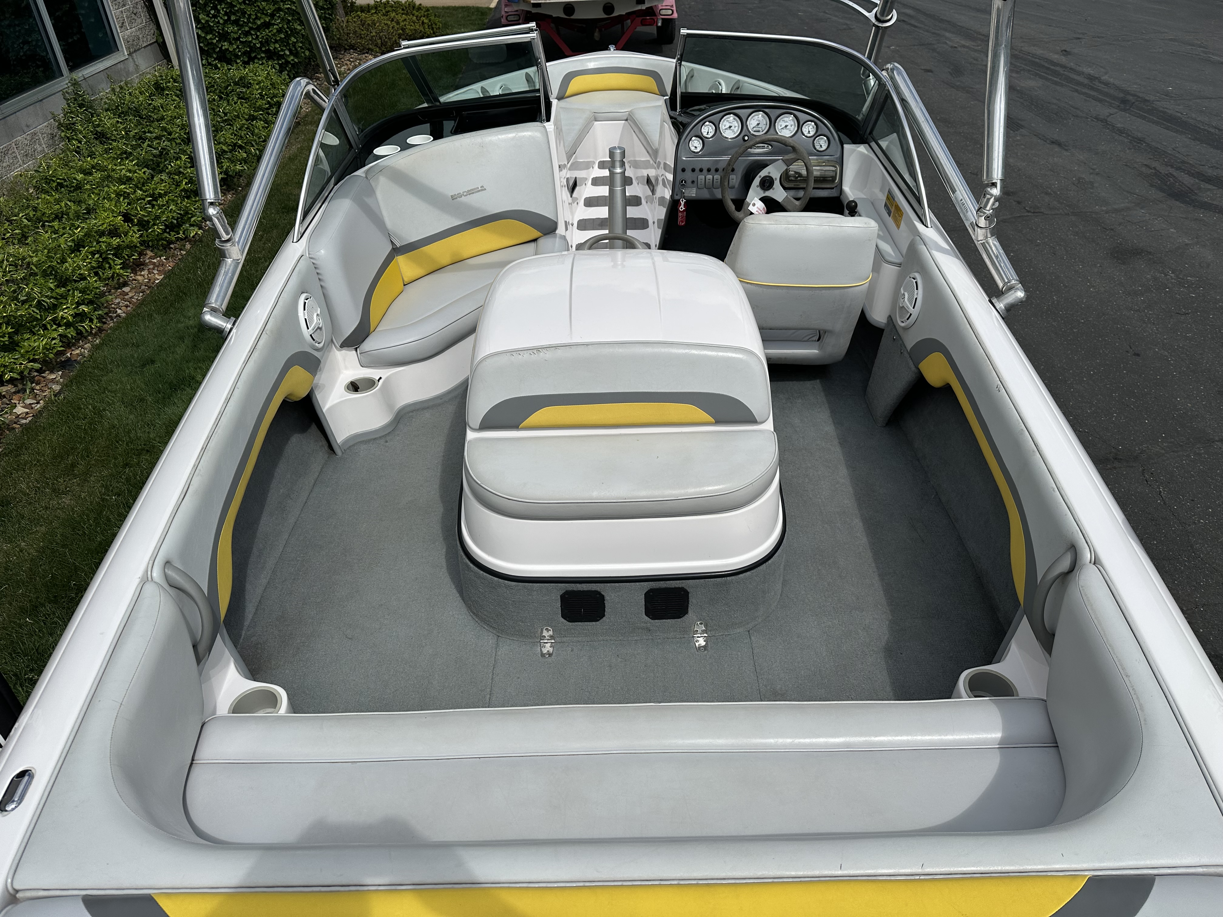 2002 Moomba Outback