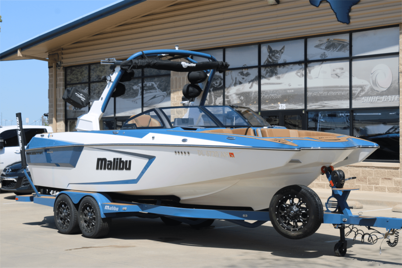 2022 Malibu 24 MXZ Icon