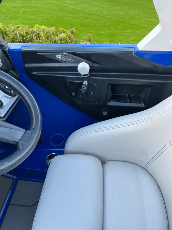 Axis Boats A24 V-Drive 24 2018