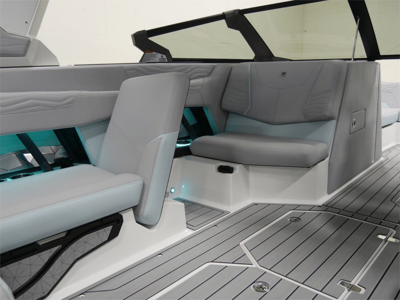 2025 Nautique G23 – Steel Blue/Mystic White