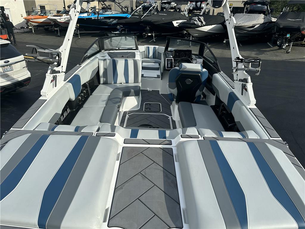 2023 Malibu 22 LSV WAKESETTER TB **Price Reduced**