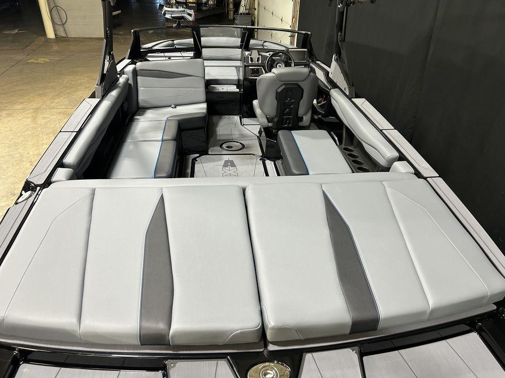2025 Axis A225 Icon