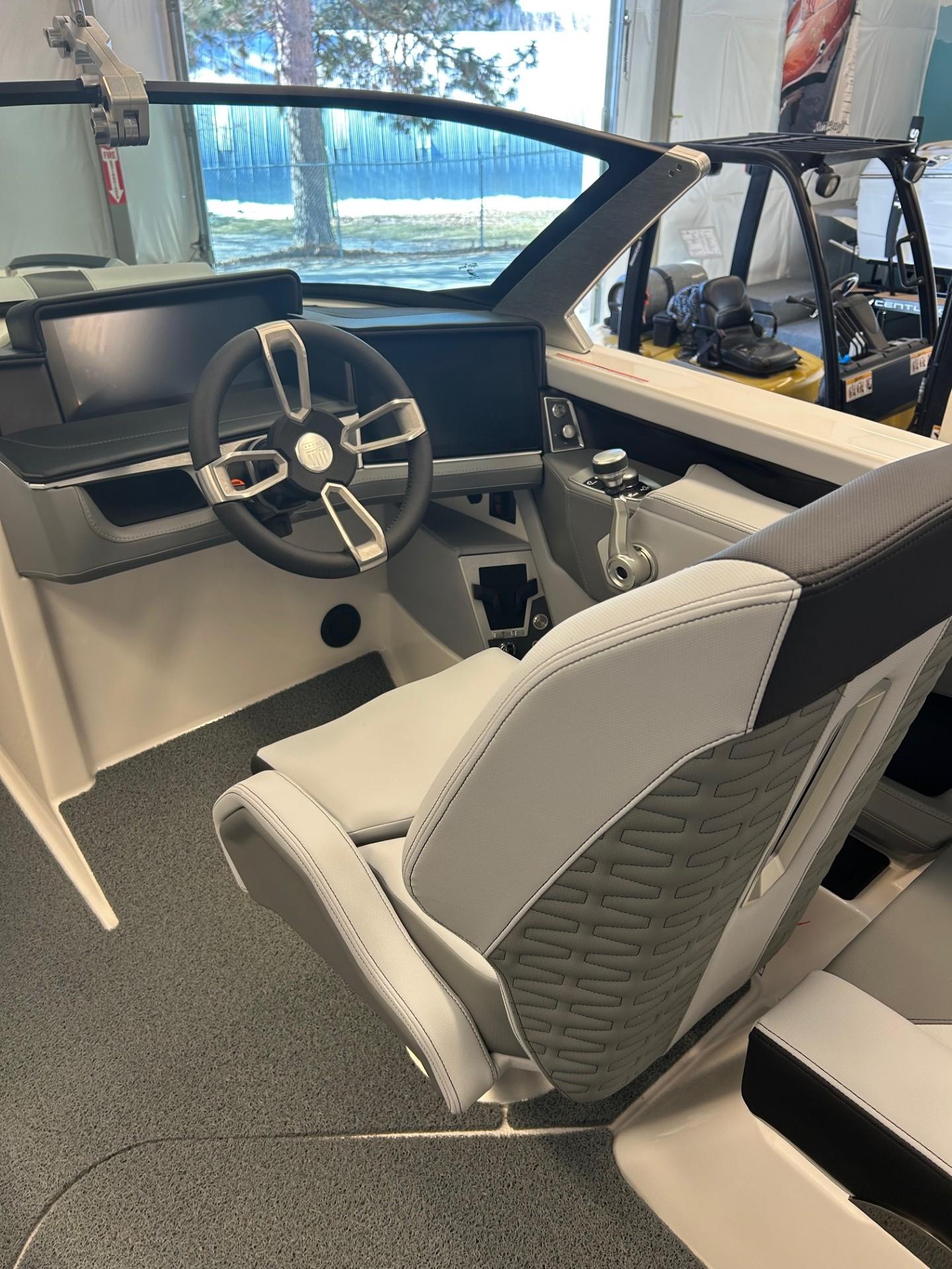 2025 MasterCraft X24