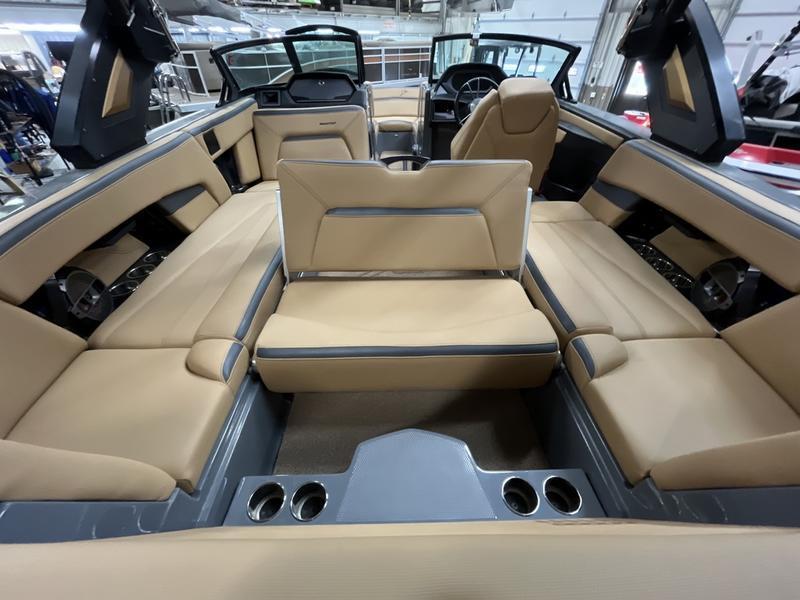 2022 MasterCraft XStar S
