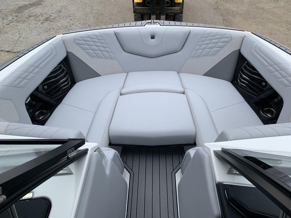 boat.Title