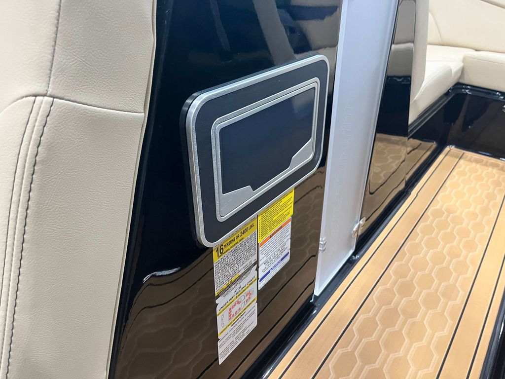 2024 MasterCraft XT22