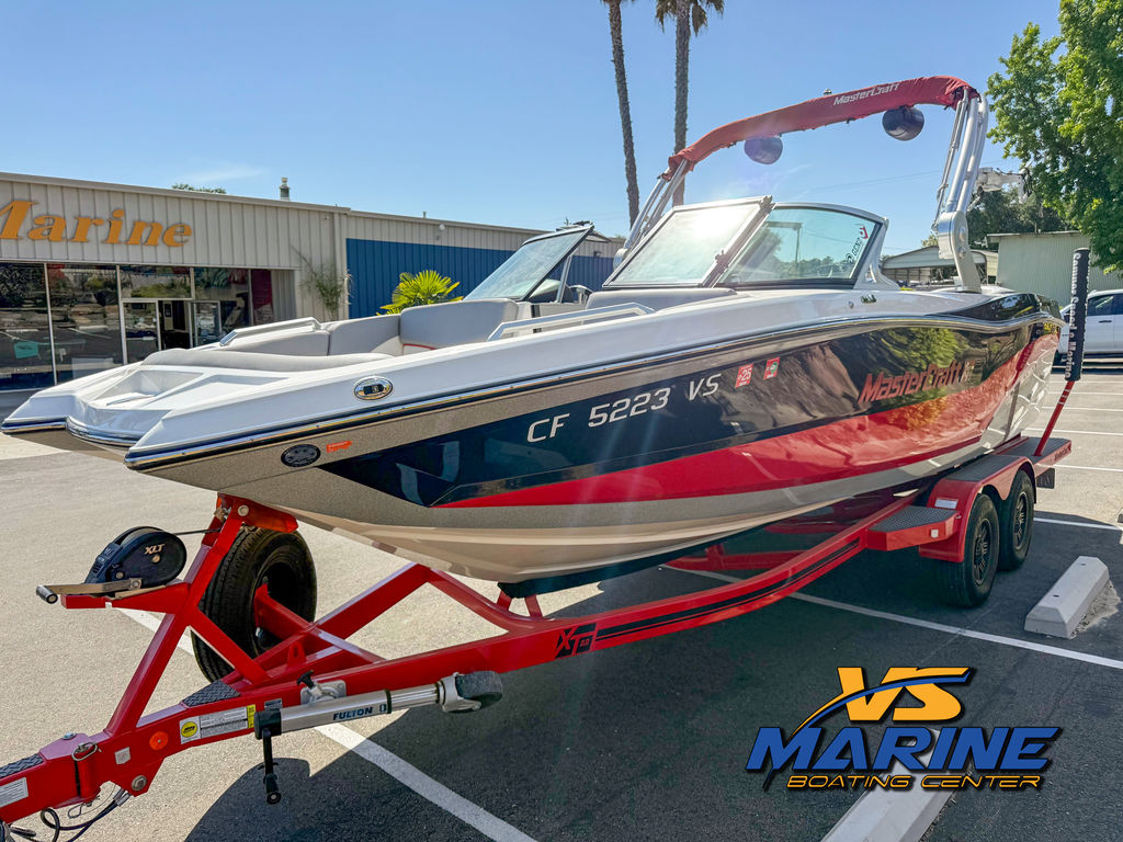 2018 MasterCraft XT22