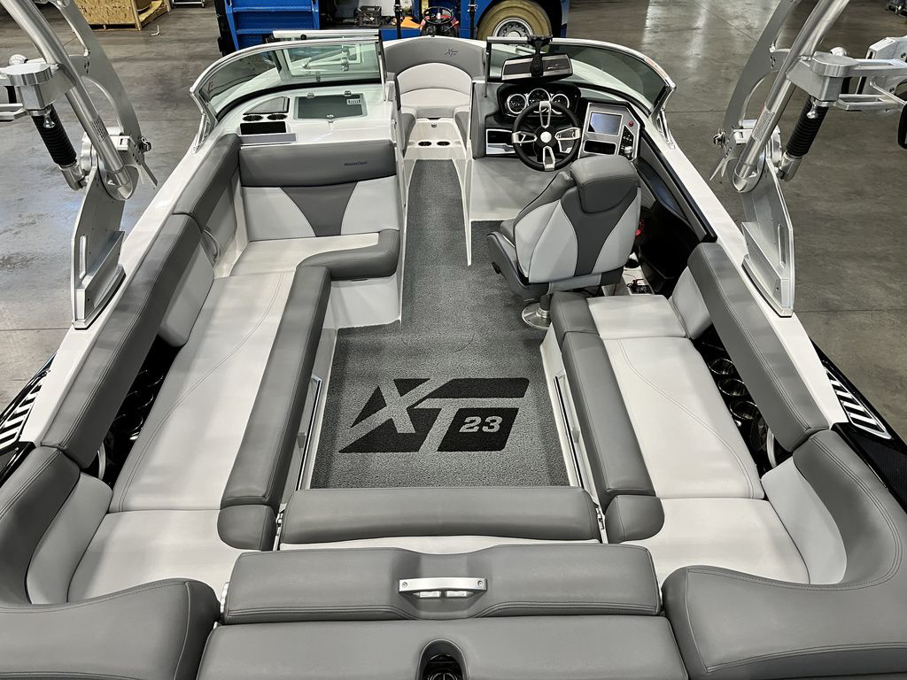 2019 MasterCraft XT23