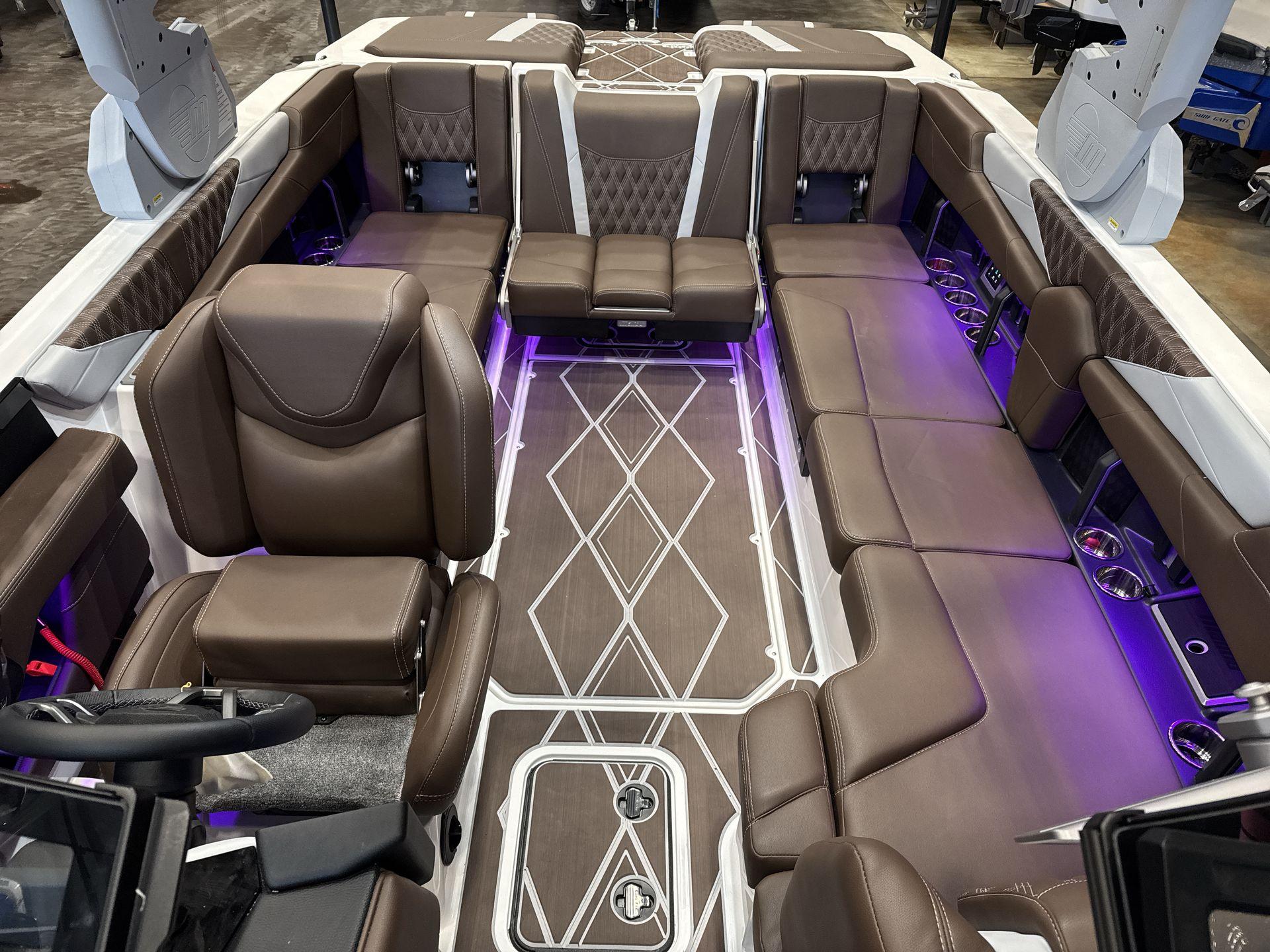 2025 Malibu M242