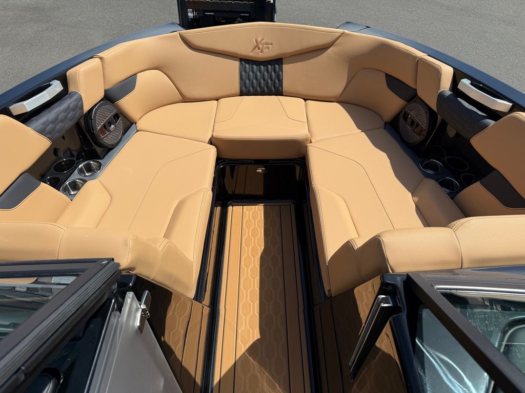 2025 MasterCraft XT24