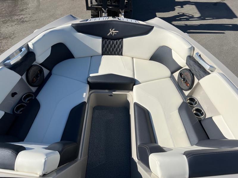 2025 MasterCraft XT22
